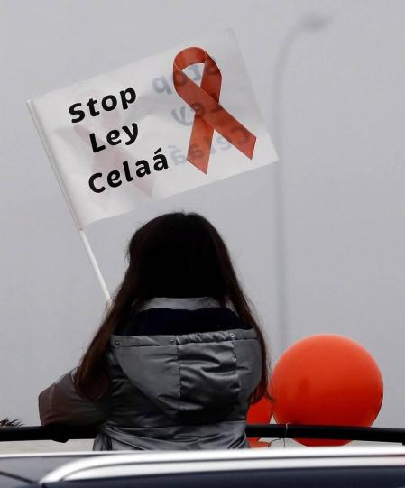 Unos 2.000 vehículos en la manifestación en Pamplona contra la 'ley Celaá'