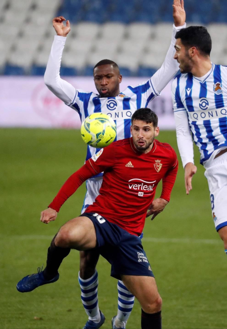 Imágenes del partido entre la Real Sociedad y Osasuna en el Reale Arena de San Sebastián.