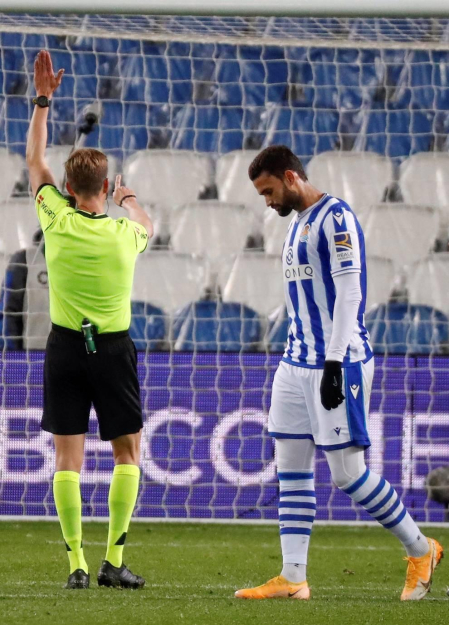 Imágenes del partido entre la Real Sociedad y Osasuna en el Reale Arena de San Sebastián.
