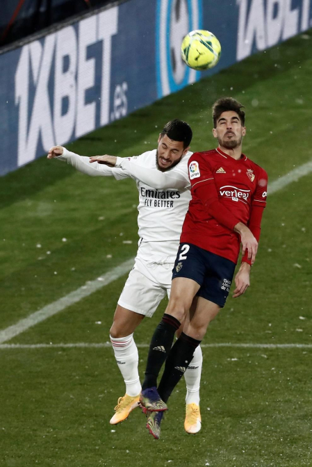 Imágenes de las horas previas y del partido Osasuna-Real Madrid, correspondiente a la jornada 18 y marcado por el paso de la borrasca Filomena.