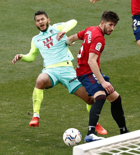 Imágenes del partido que enfrenta a Osasuna y Granada en El Sadar.