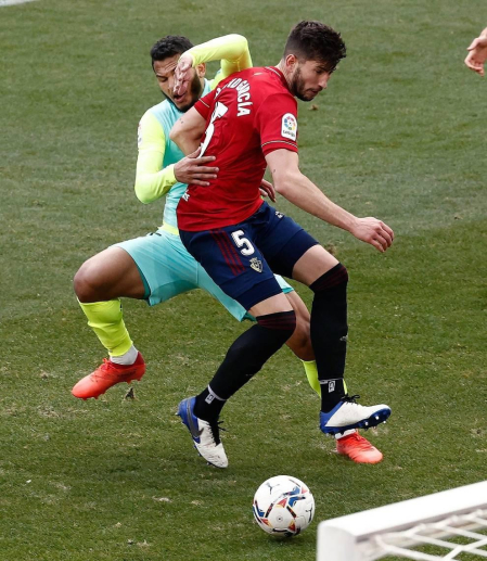 Imágenes del partido que enfrenta a Osasuna y Granada en El Sadar.