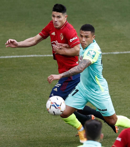 Imágenes del partido que enfrenta a Osasuna y Granada en El Sadar.