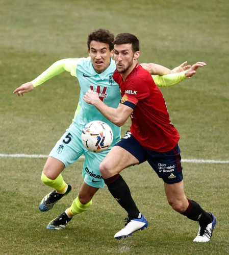 Imágenes del partido que enfrenta a Osasuna y Granada en El Sadar.