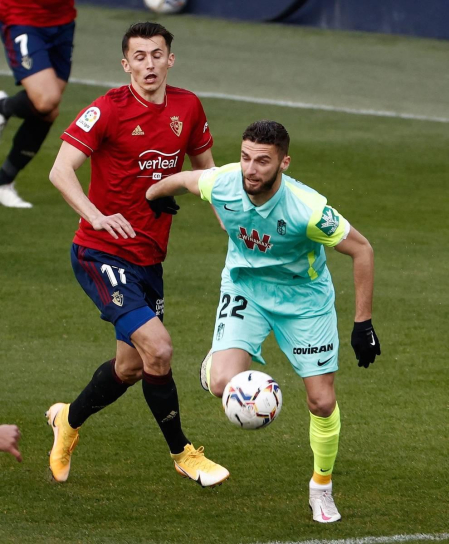 Imágenes del partido que enfrenta a Osasuna y Granada en El Sadar.