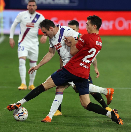 Imágenes del partido entre Osasuna y Eibar disputado en El Sadar.