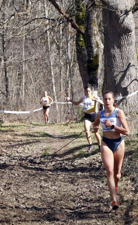 Javier Nagore y Alicia Carrera, atletas del Grupompleo Pamplona Atlético, se han impuesto en el circuito alsasuarra de Dantzaleku.