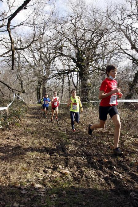 Javier Nagore y Alicia Carrera, atletas del Grupompleo Pamplona Atlético, se han impuesto en el circuito alsasuarra de Dantzaleku.