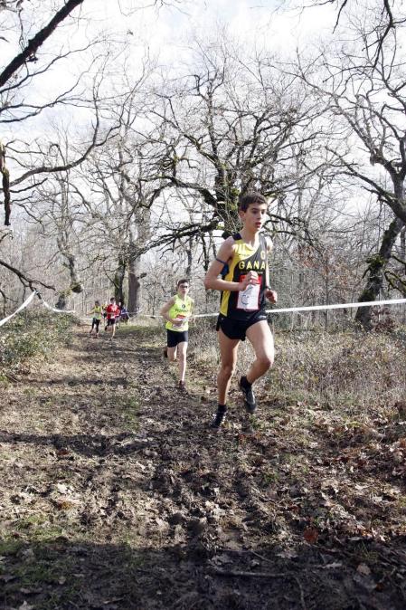 Javier Nagore y Alicia Carrera, atletas del Grupompleo Pamplona Atlético, se han impuesto en el circuito alsasuarra de Dantzaleku.