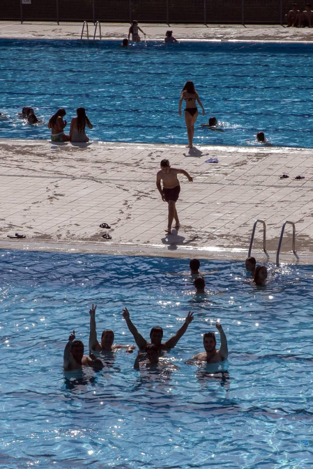 Se formaron colas en los accesos al Complejo Deportivo