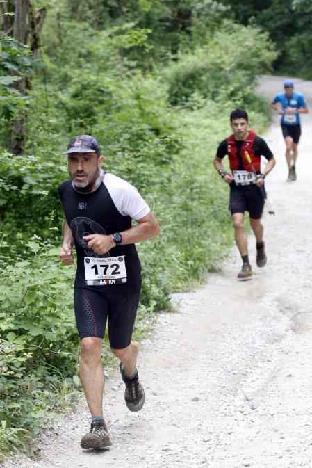 219 corredores completaron los 21 kilómetros de la cita de Etxarri Aranatz, puntuable para el campeonato de la Federación Navarra de Montaña.