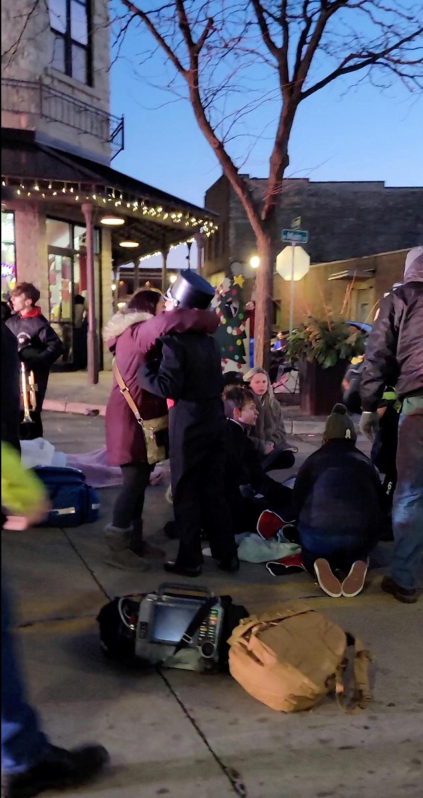 Al menos cinco personas han muerto y unas 40 han resultado heridas después de que un vehículo atravesara un desfile que se estaba celebrando en la ciudad estadounidense de Waukesha, en el estado de Wisconsin
