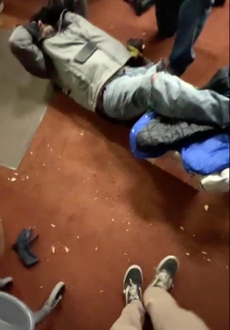 Al menos cinco personas han muerto y unas 40 han resultado heridas después de que un vehículo atravesara un desfile que se estaba celebrando en la ciudad estadounidense de Waukesha, en el estado de Wisconsin