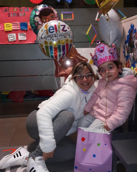 En Txiki Garden disponemos de personal cualificado para ayudar a las familias con el cuidado de los peques, en su propio domicilio, ya sea por el día o por la noche.