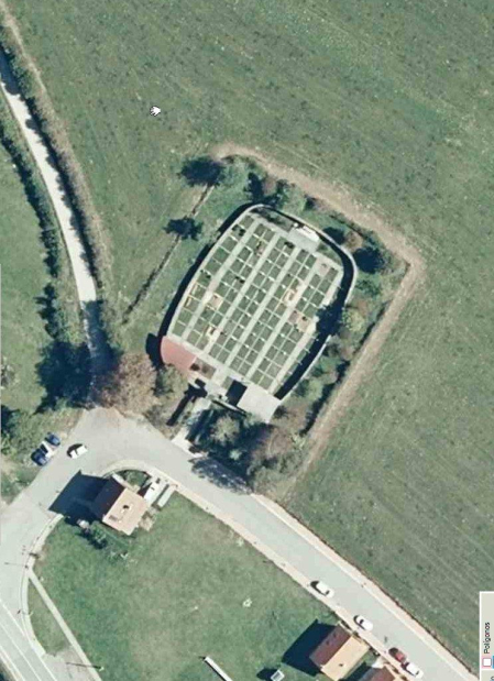La planta del cementerio de Burguete dibuja una letra griega omega