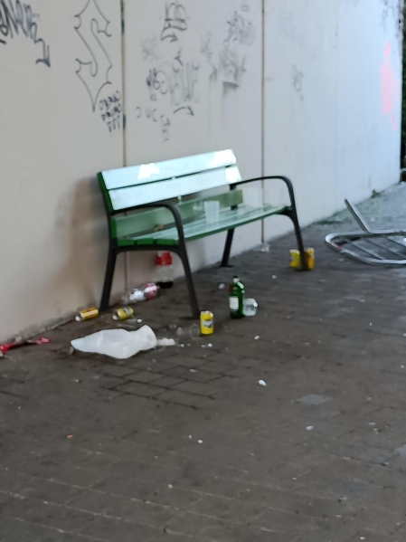 Banco arrancado en el túnel Plazaola