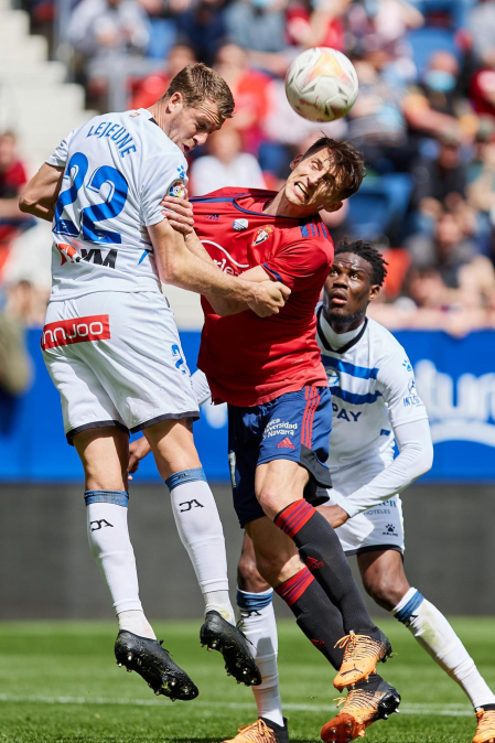 Fotos del partido Osasuna 1-0 Alavés en directo./