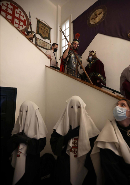 Procesión del Santo Entierro de la Semana Santa 2022 en Pamplona.