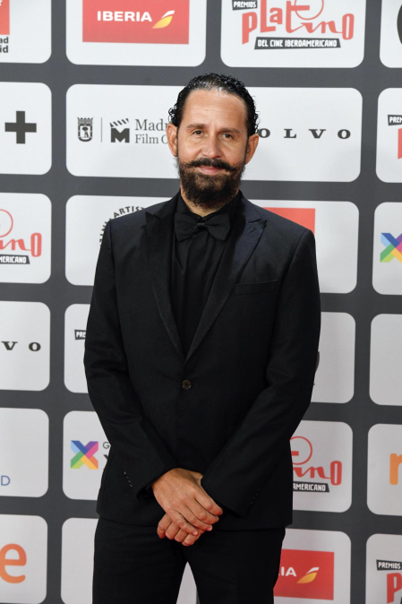 Blanco y negro, lentejuejas y mucho glamour en la alfombra roja de los Premios Platino