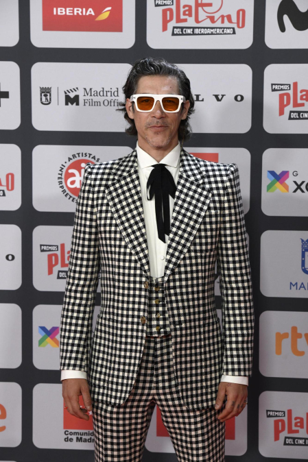 Blanco y negro, lentejuejas y mucho glamour en la alfombra roja de los Premios Platino