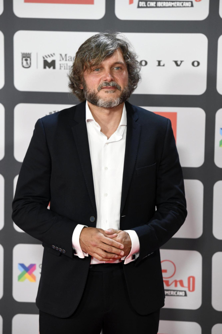 Blanco y negro, lentejuejas y mucho glamour en la alfombra roja de los Premios Platino