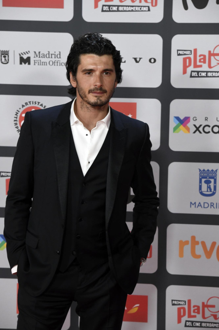 Blanco y negro, lentejuejas y mucho glamour en la alfombra roja de los Premios Platino