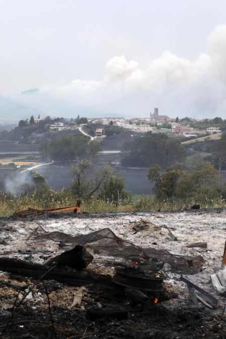 Fotos del incendio producido entre Obanos y Legarda.