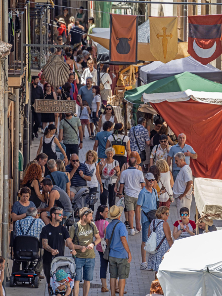 Mercado de Antaño en el barrio de San Juan Rúa de los oficios en los barrios de San Pedro y San Miguel de Estella en la semana Medieval de Estella