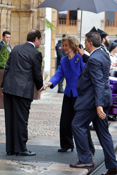 Los reyes Felipe y Letizia, acompañados de la princesa Leonor y la infanta Sofía, reciben en audiencia a los galardonados con los Premios Princesa de Asturias