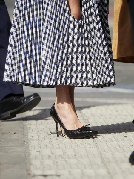 Foto de la reina Letizia durante su visita a Tudela para participar en un homenaje a Pilar Miró en el marco del Festival Ópera Prima.