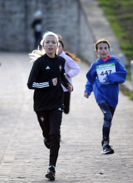 Participantes en la XI Carrera Infantil de la Navidad de Asvona