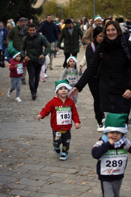 Participantes en la XI Carrera Infantil de la Navidad de Asvona
