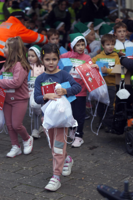 Participantes en la XI Carrera Infantil de la Navidad de Asvona