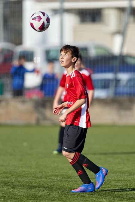 Imágenes del encuentro Puente La Reina Gares 4-0 Maristas de la primera jornada del XL Torneo Interescolar.