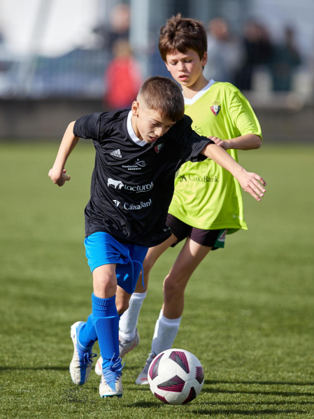 Imágenes del encuentro San Fermin Ik. 1-3 Buztintxuri de la primera jornada del XL Torneo Interescolar.