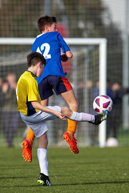 Imágenes del encuentro Bernart Etxepare 0-1 Liceo Monjardín de la segunda jornada del XL Torneo Interescolar.