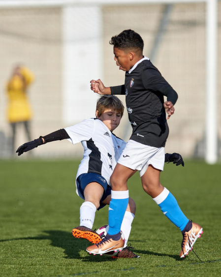 Imágenes del encuentro Catalina de Foix 0-4 Larraona Claret de la cuarta jornada del XL Torneo Interescolar.