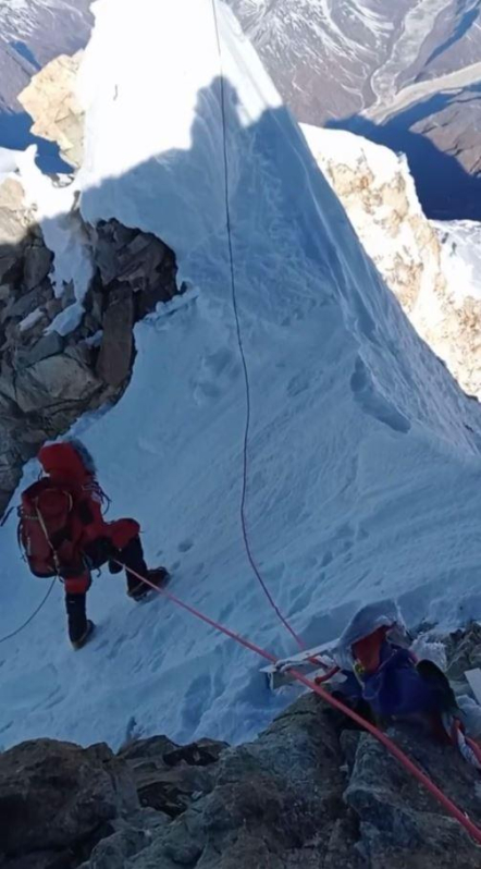 Histórico ascenso al Manaslu de Alex Txikon
