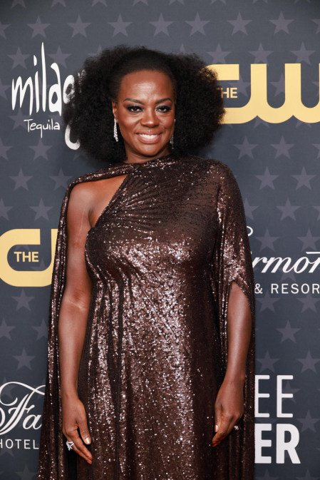 Entrega y alfombra roja de los Critics Choice Awards