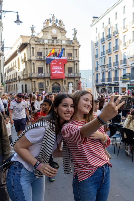 Fotos del ambiente en Pamplona por el partido de final de Copa.