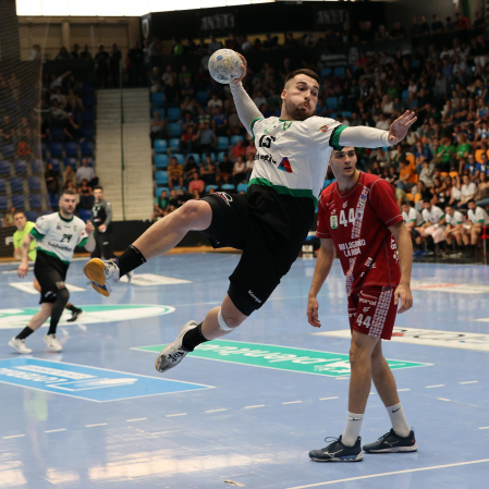 Fotos del Helvetia Anaitasuna tras el partido ante el Logroño y despedida de Carlos Chocarro e Ibai Meoki.