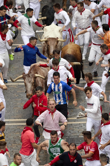 Fotos del primer encierro de San Fermín 2023, con toros de la ganadería La Palmosilla.