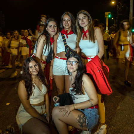 Público asistente a los fuegos artificiales del sábado 8 de julio