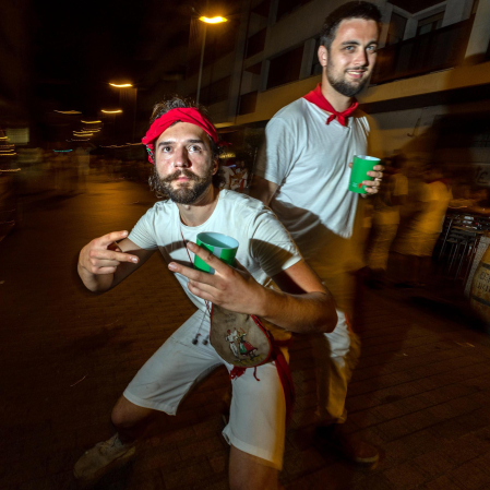 Público asistente a los fuegos artificiales del sábado 8 de julio