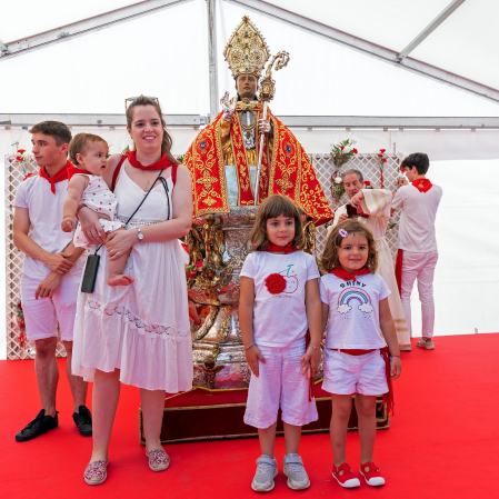 Fotos de la ofrenda foral a San Fermín.