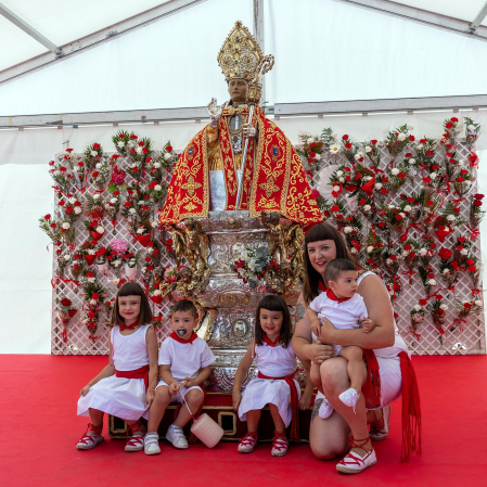 Fotos de la ofrenda foral a San Fermín.