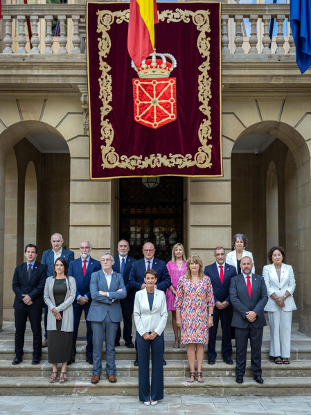 Fotos de la primera sesión de gobierno del Ejecutivo foral en el Palacio de Navarra.