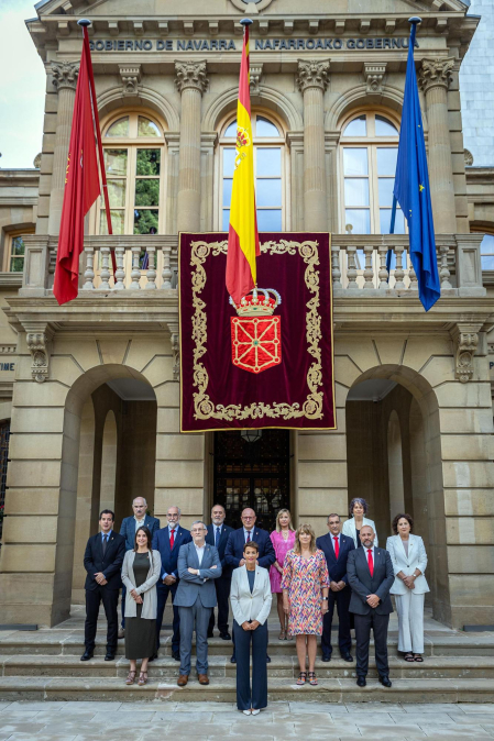 Fotos de la primera sesión de gobierno del Ejecutivo foral en el Palacio de Navarra.
