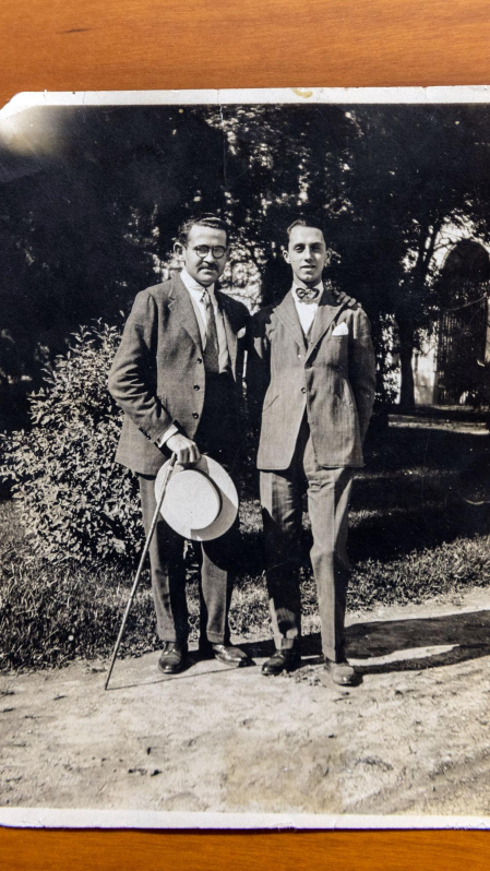 Fernando Remacha (dcha.), junto a Salvador Bacarisse en una fotografía fechada en 1921.