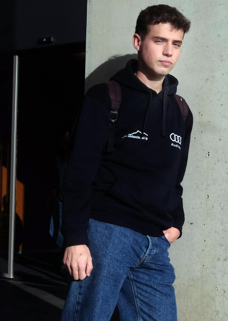 Mikel Martínez (19) estudia Gestión Aplicada en la UN./